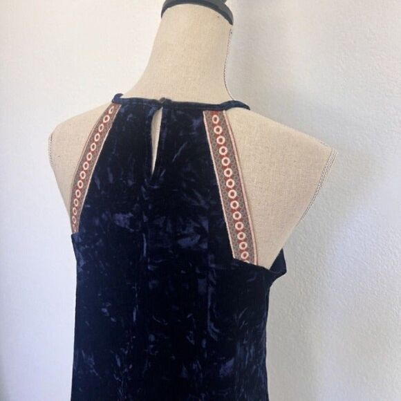 THML Anthropologie Womens Sleeveless Blue Crushed Velvet Embroidered Trim Top SM - Picture 5 of 10